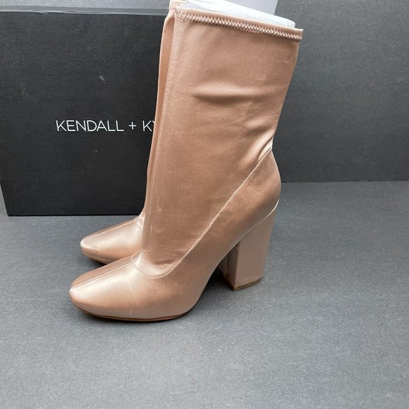 NWB KENDALL + KYLIE Women's Hailey Ankle Boots - Picture 4 of 13